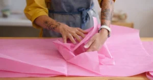 Jarní balení pro e-shopy růžový sulfátový papír